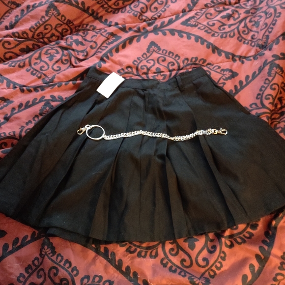 Hot Topic pleaded skirt - Picture 3 of 6